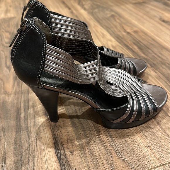 Franco Sarto metallic silver swirl and black open toe heels - Picture 2 of 5